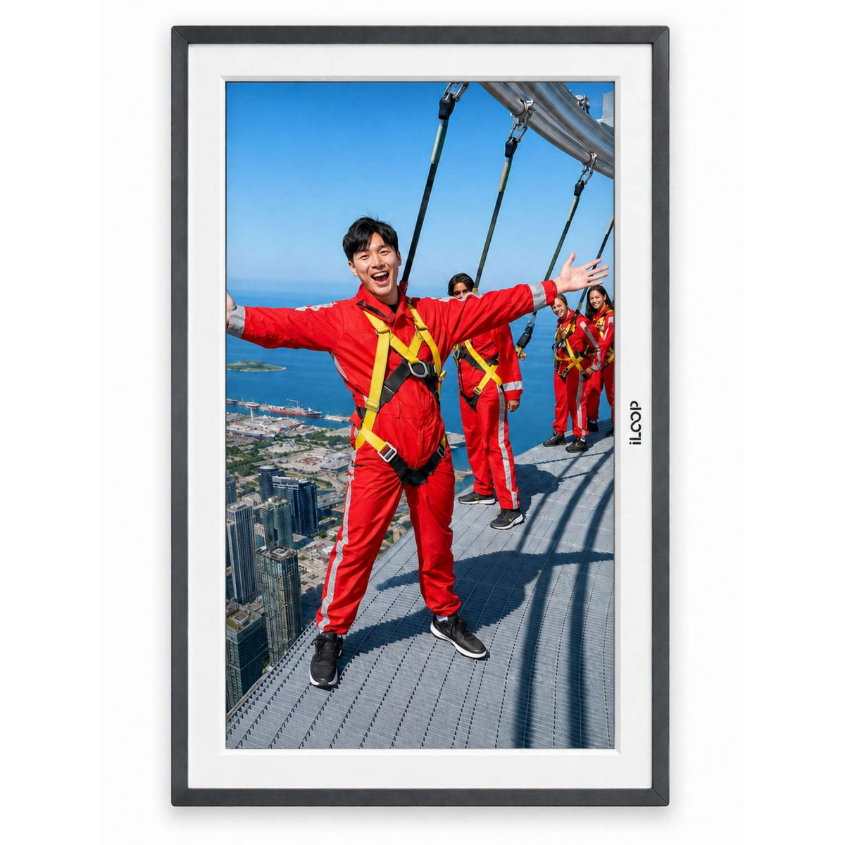 iloop 15.6” Digital Photo Frame | WiFi Touch Screen, 32 GB | Frameo App | Tabletop or Wall-Mounted